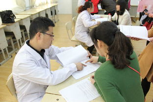 三門(mén)峽市第一高級(jí)中學(xué)舉辦教師健康與教育咨詢(xún)活動(dòng)